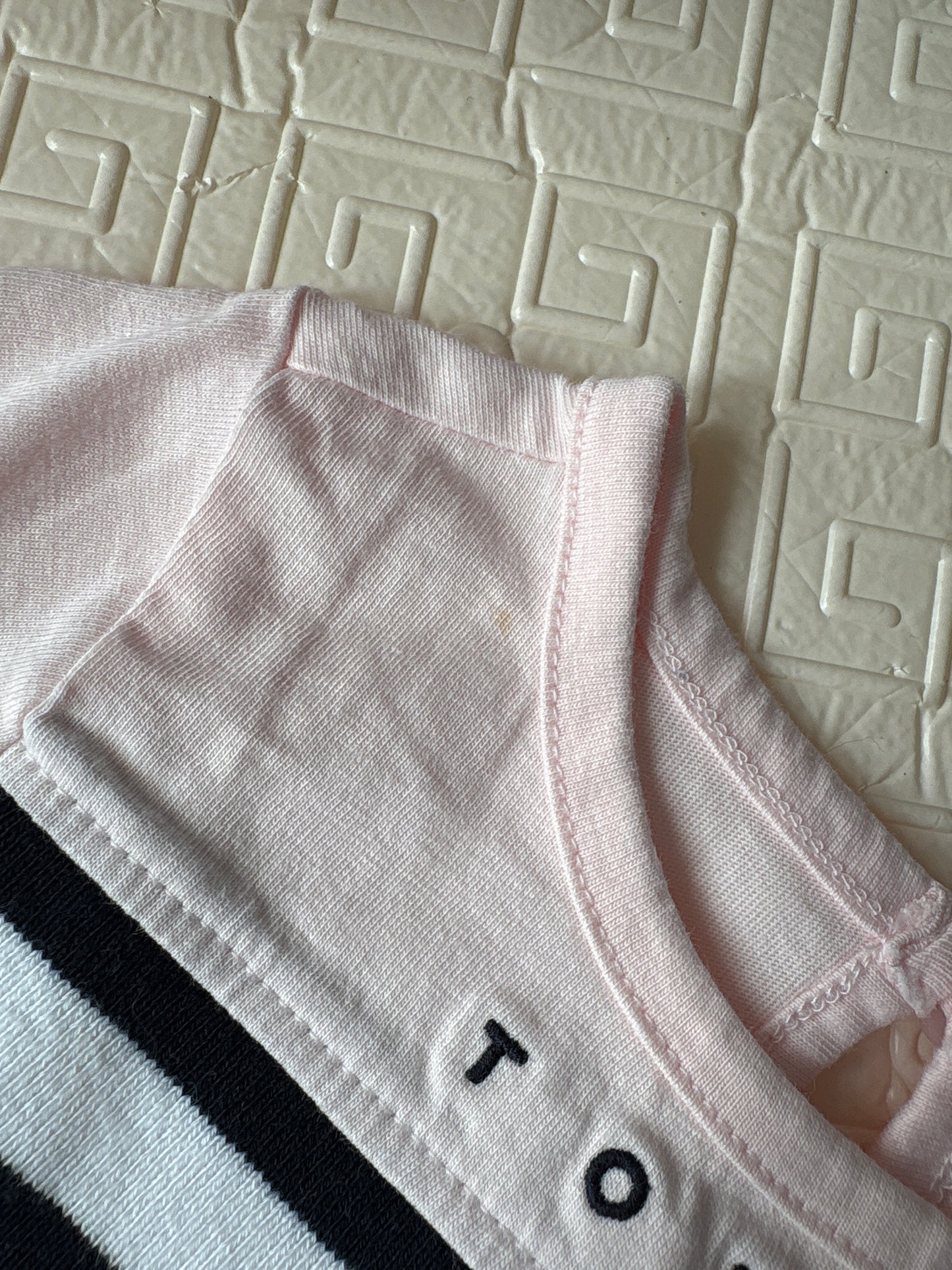 Tommy Hilfiger 6-9M (imparfait)